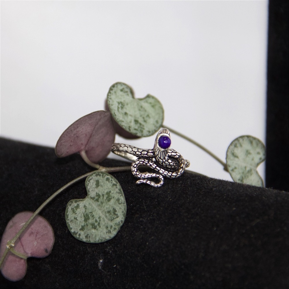 Sterling Silver Snake Ring Purple Stone Coiled Serpent Size 7 Vintage Style 925